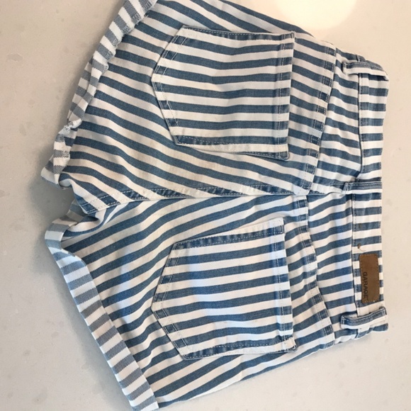 Striped High Rise Shorts - Picture 3 of 3